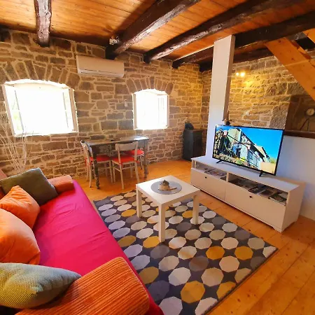 Casa Leonarda, Old Authentic Istrian Stone House Near Motovun, Central Istria Zamask Exterior photo