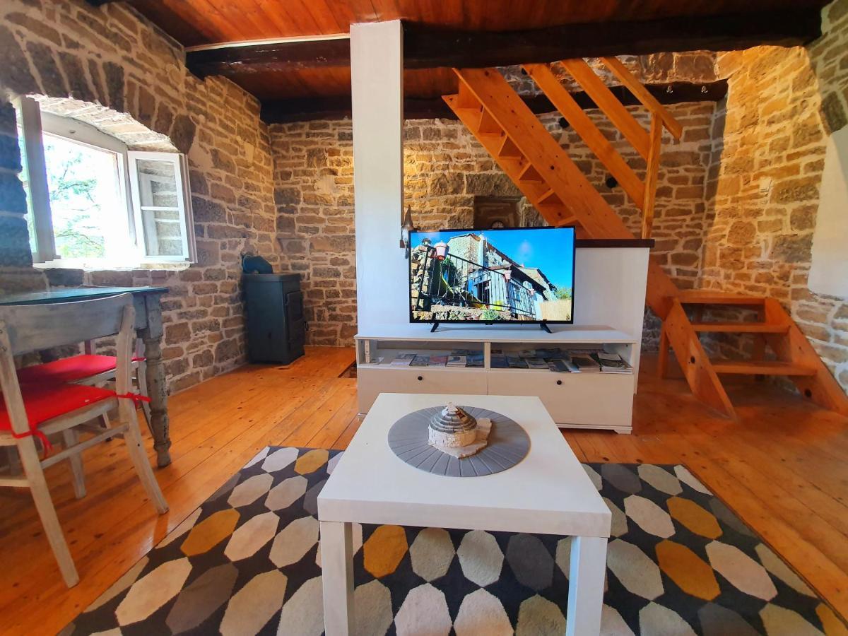 Holiday home Casa Leonarda, Old Authentic Istrian Stone House Near Motovun, Istria *