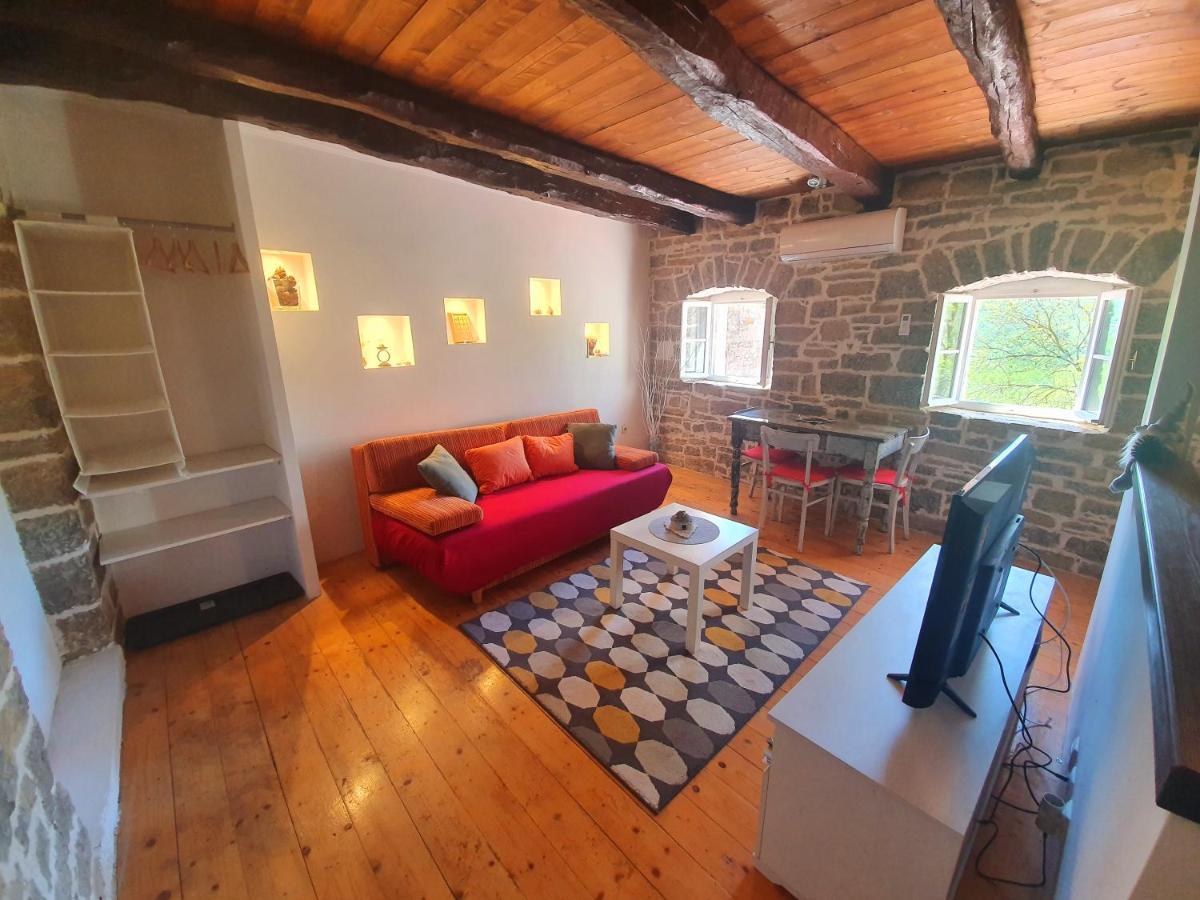 Casa Leonarda, Old Authentic Istrian Stone House Near Motovun, Istria Semesterbostad *