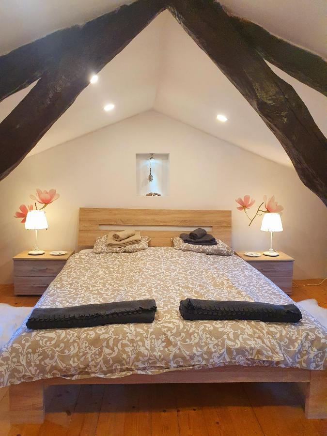 Casa Leonarda, Rustic Istrian Stone House, Nature, Peace And Hilltop Views, Near Motovun Hébergement de vacances