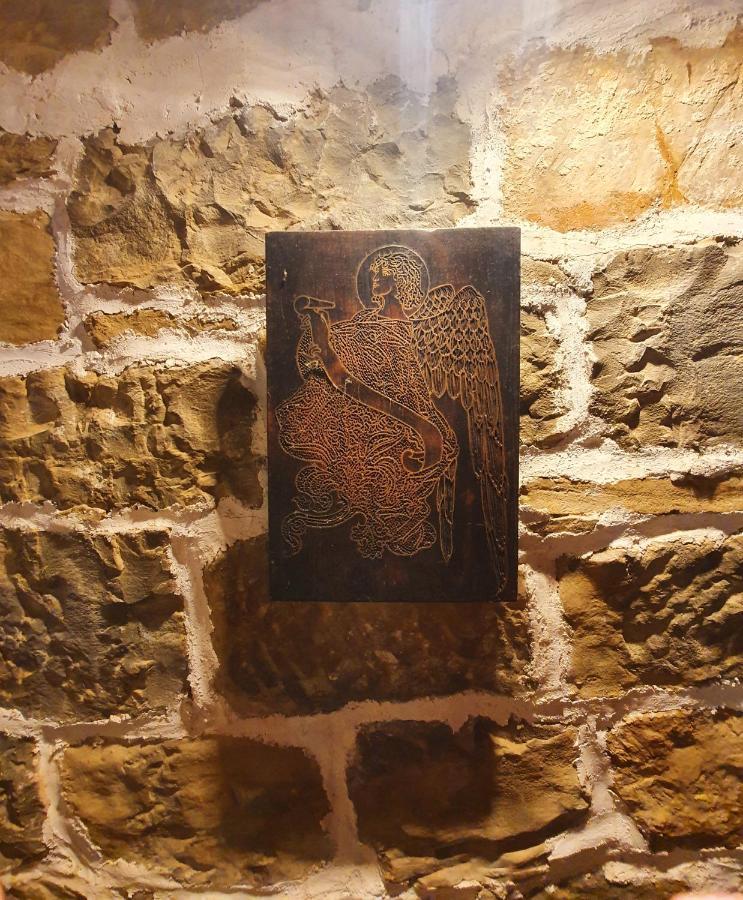 Semesterbostad Casa Leonarda, Old Authentic Istrian Stone House Near Motovun, Istria
