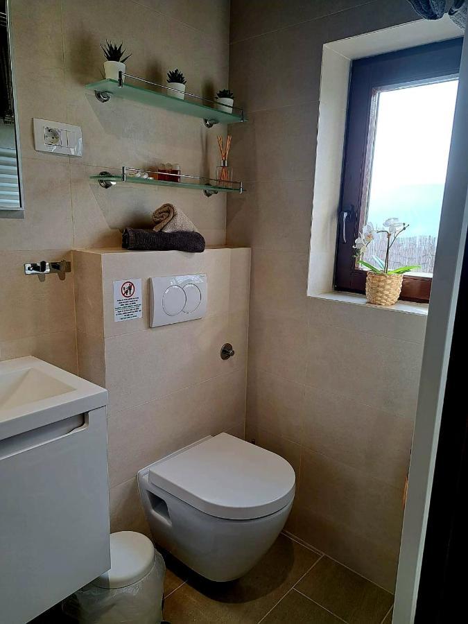 Casa Leonarda, Old Authentic Istrian Stone House Near Motovun, Istria Holiday home Zamask
