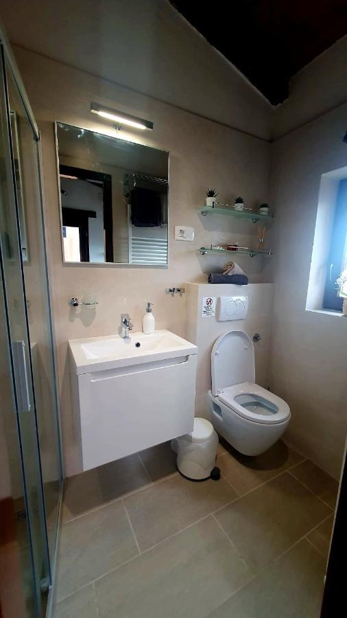 Holiday home Casa Leonarda, Old Authentic Istrian Stone House Near Motovun, Istria