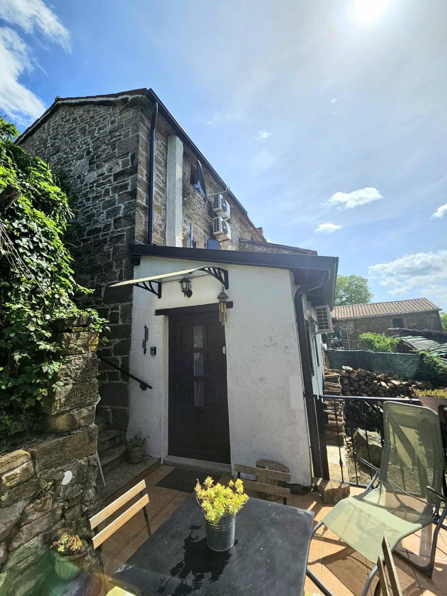 Casa Leonarda, Old Authentic Istrian Stone House Near Motovun, Istria Holiday home Zamask